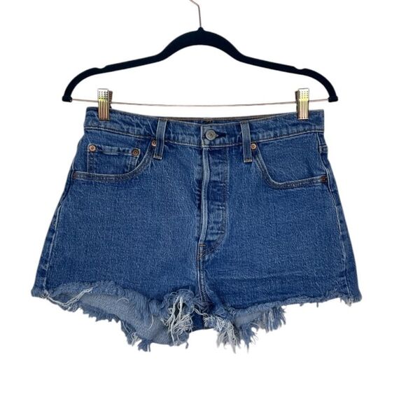 Levi's 501 Shorts - Picture 3 of 10